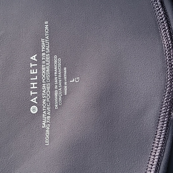 Athleta Salutation Stash Pocket II 7/8 Leggings | Purple | Size Large - Picture 4 of 6